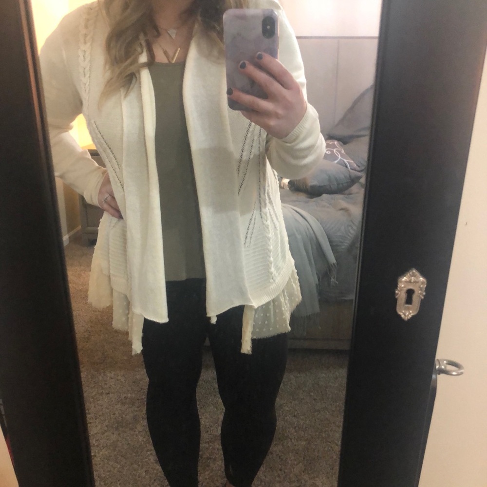 BKE Sweater - Picture 2 of 5